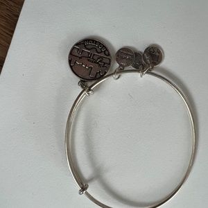 alex and ani boston bracelet